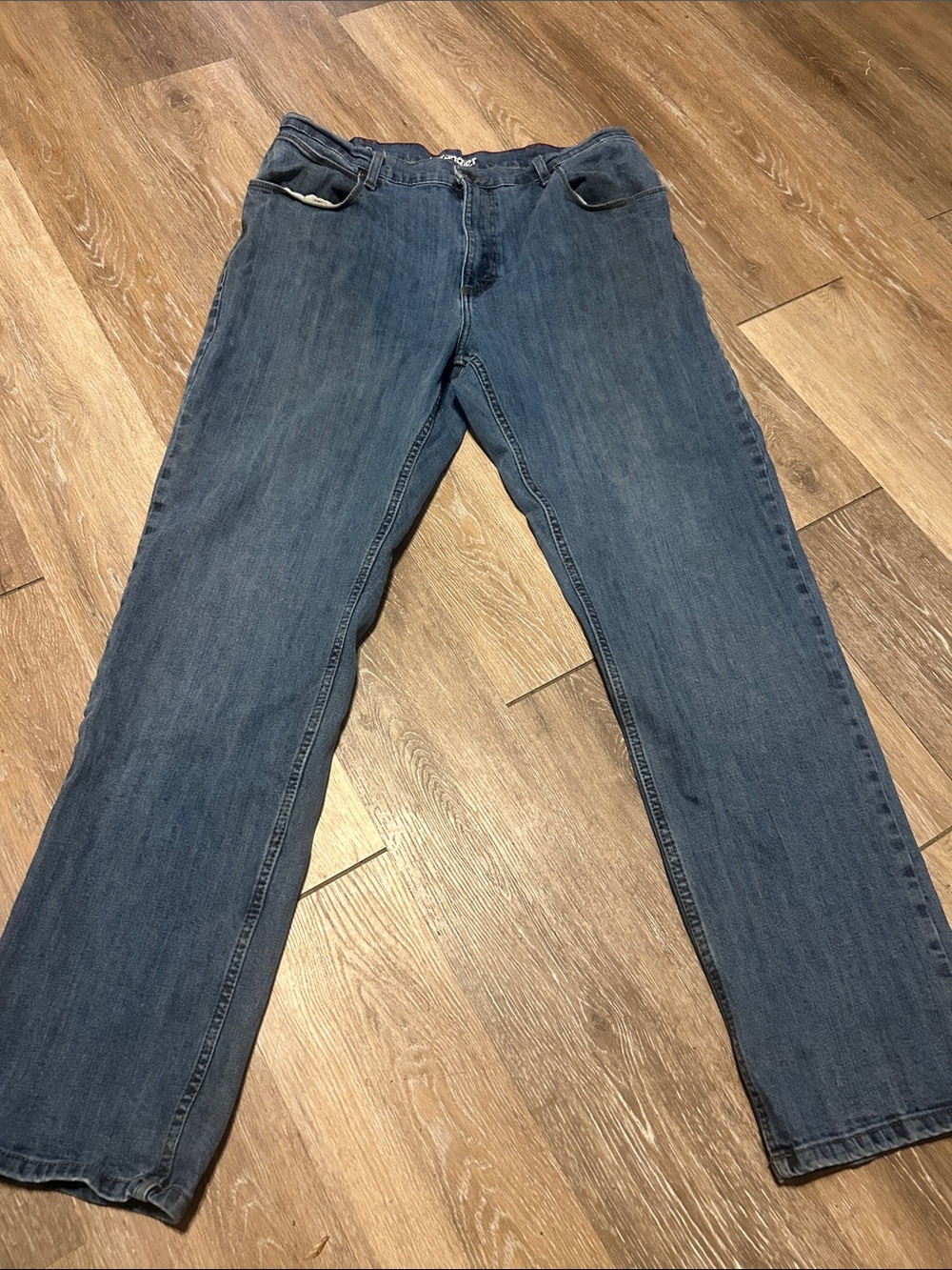 Wrangler Straight Leg Jeans - Medium Blue💥